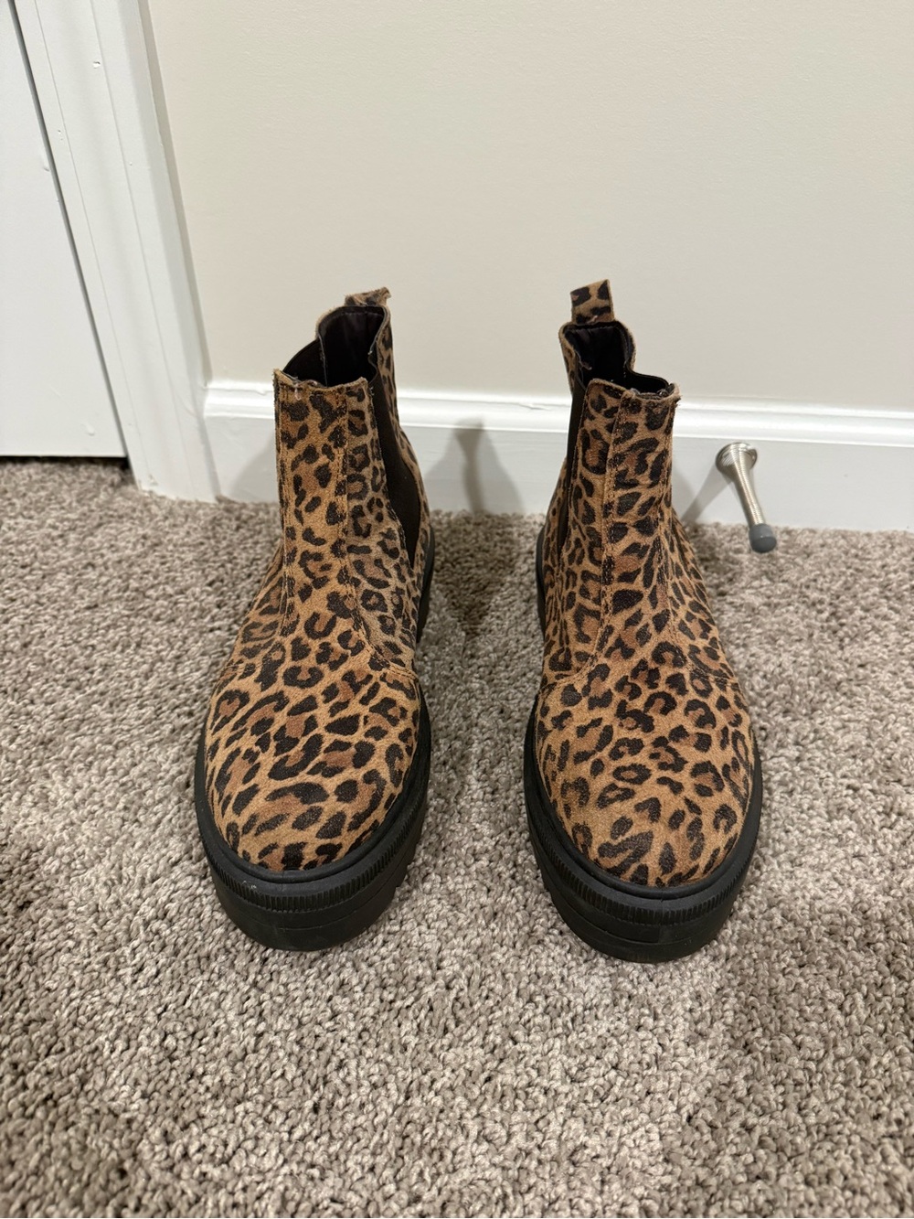Leopard Print Chelsea Booties size 6